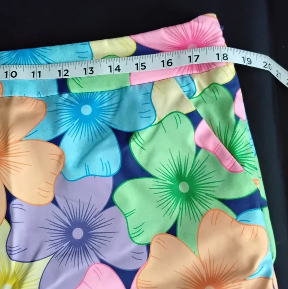 Loud mouth ladies golf skort. - Picture 7 of 8